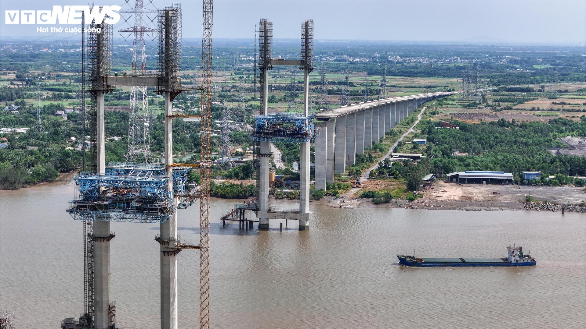 Cận cảnh gói thầu duy nhất ngủ quên ở dự án cao tốc Bến Lức - Long Thành