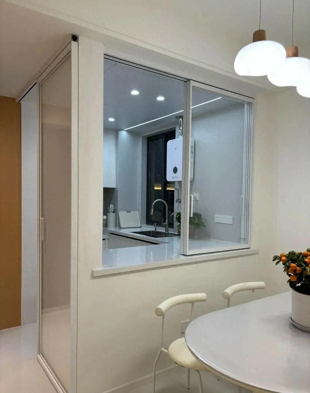 Người hàng xóm đứng hình mất 5 giây khi nhìn vào căn phòng vỏn vẹn 2m² này