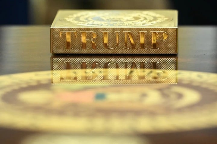 Ông Trump dát vàng phòng Bầu dục