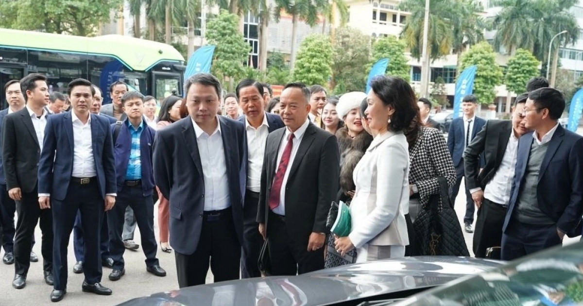 Vingroup (VIC) và VinFast triển khai hàng loạt giải pháp trạm sạc và xe điện tại Thái Nguyên