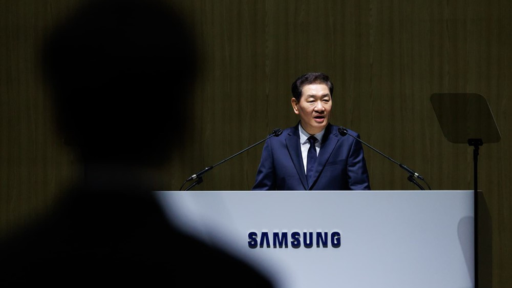 Samsung trước khủng hoảng chưa từng có: CEO đột ngột qua đời, lợi nhuận lao dốc, đối thủ Trung Quốc vươn lên