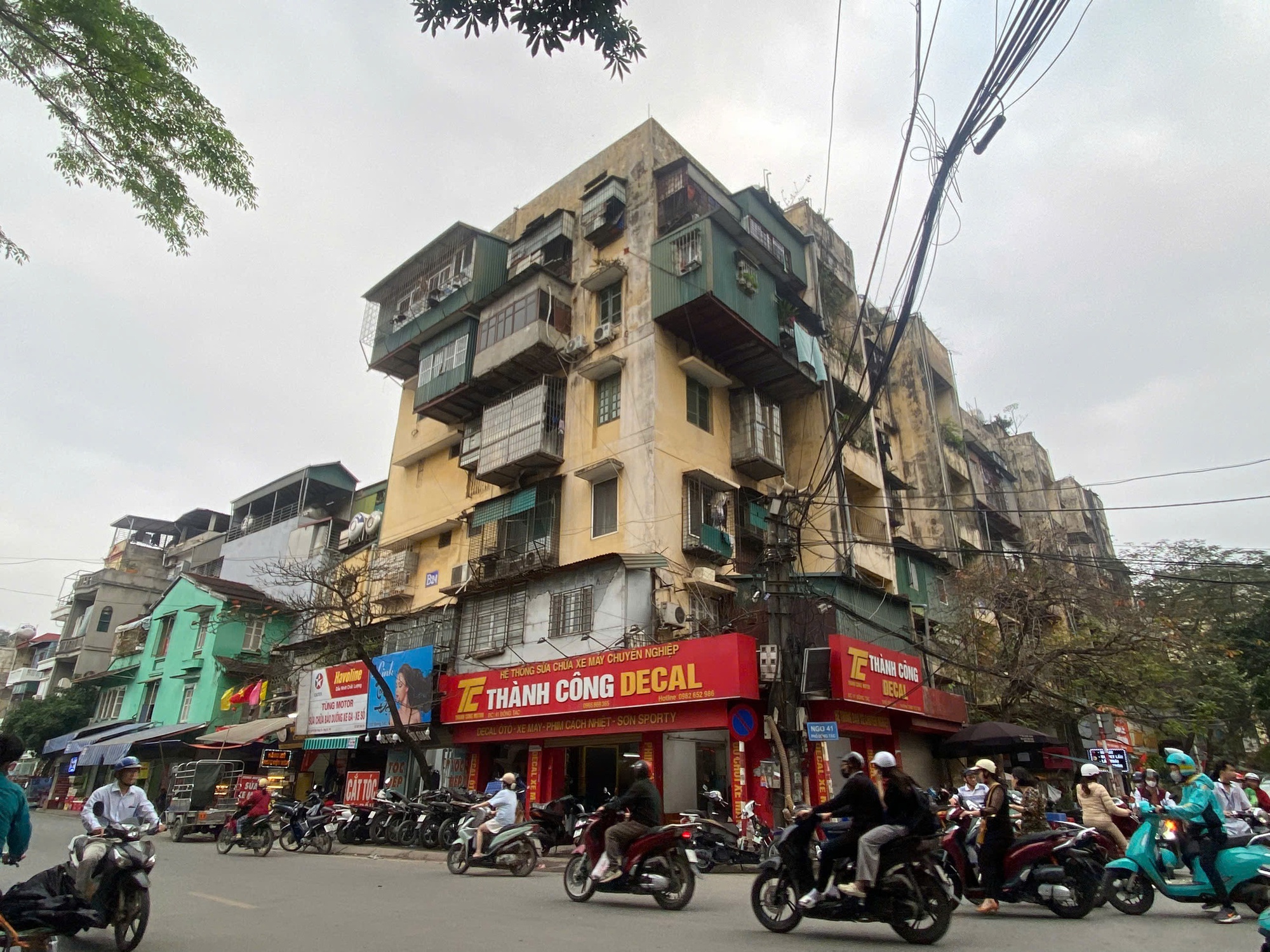 Ăn theo thông tin sắp cải tạo, nhà tập thể cũ nát hét giá trên trời, ngang với chung cư hạng sang