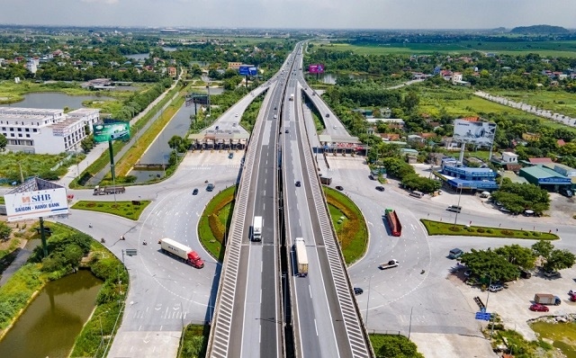 Bộ Xây dựng yêu cầu làm rõ phương án đầu tư 2 đoạn tuyến cao tốc do VEC quản lý