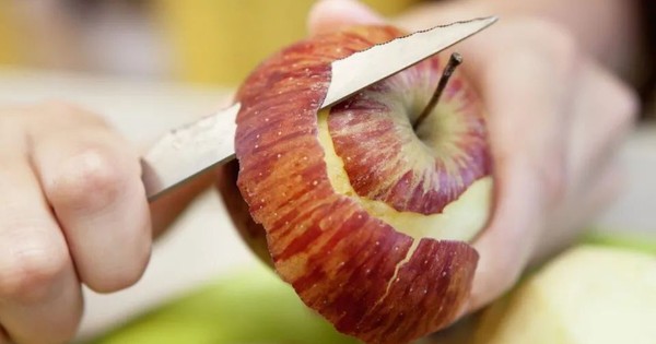 1 cô gái chỉ ăn táo trong suốt 4 tháng: Cuối cùng chuyện gì xảy ra?