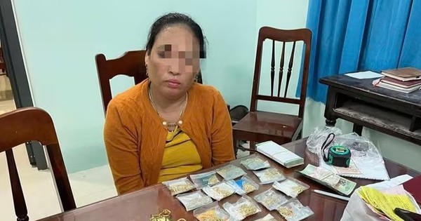 Lên mạng mua vàng giả rồi đến nhiều tiệm vàng lừa đảo