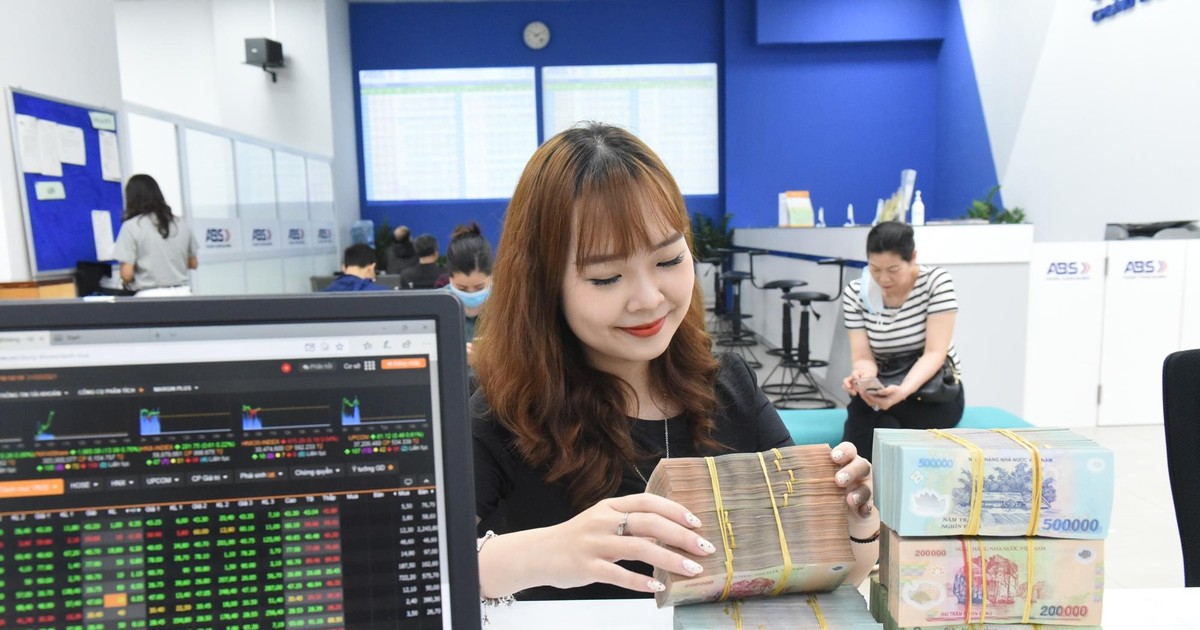 Đón sóng mùa báo cáo tài chính quý I/2025
