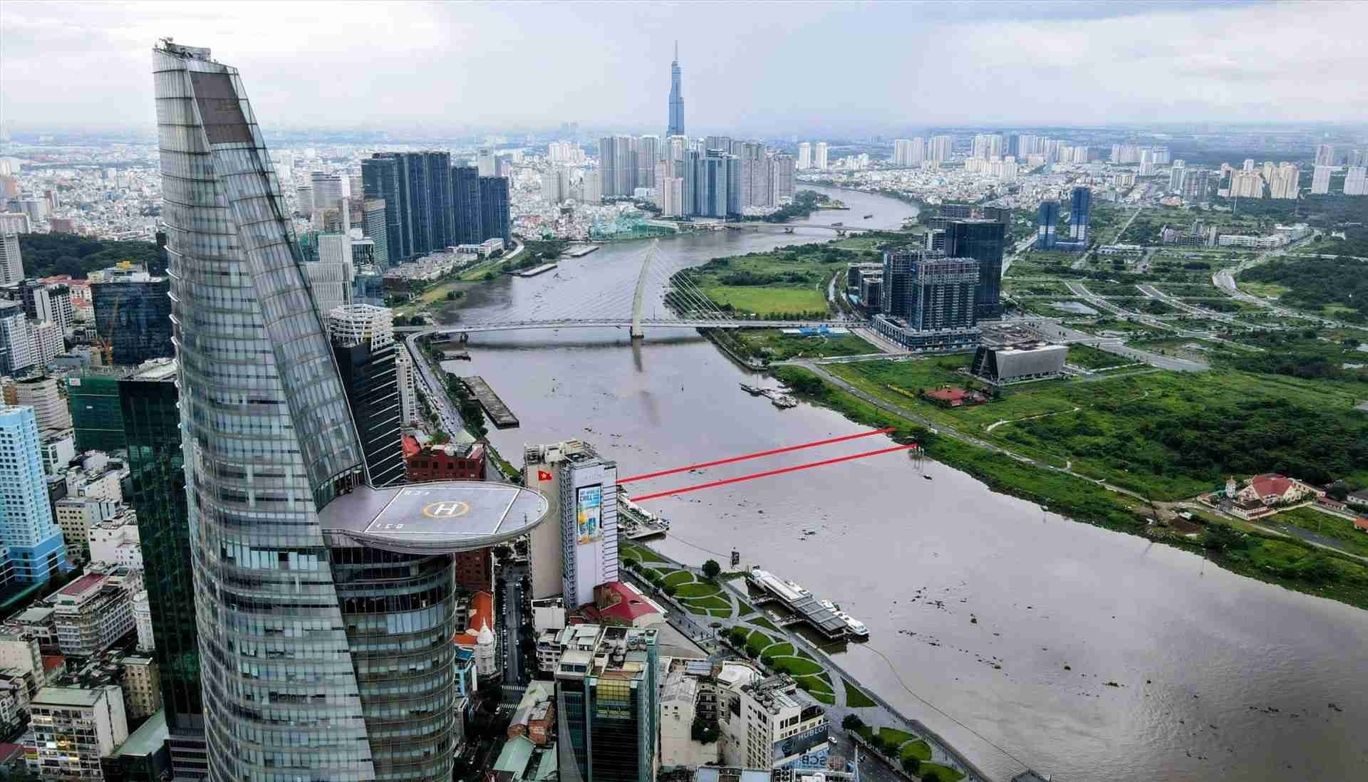 Chỉ một năm nữa, cầu đi bộ nghìn tỷ đầu tiên bắc qua dòng sông biểu tượng tại đô thị đặc biệt của Việt Nam sẽ hoàn thành