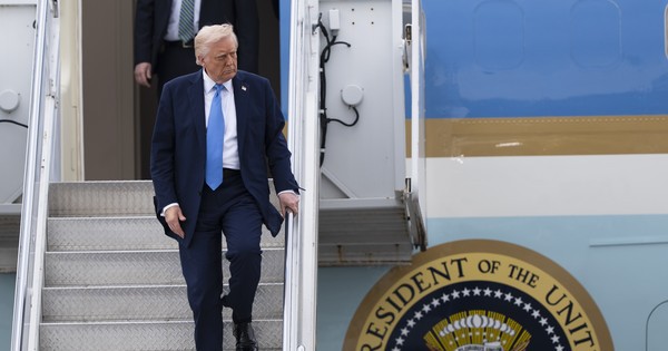Tổng thống Trump nói 'không đùa' về nhiệm kỳ 3