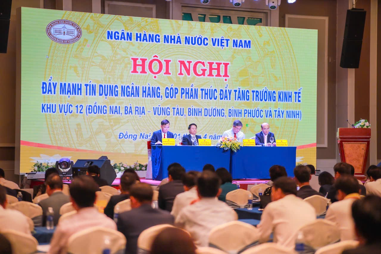 Hơn 115.000 tỷ được bơm ra nền kinh tế trong 1 tuần, dư nợ toàn hệ thống ngân hàng sắp vượt 16 triệu tỷ