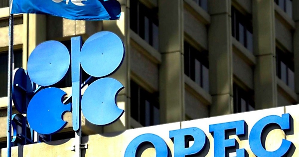 OPEC giảm sản lượng dầu trước thềm cuộc họp khôi phục nguồn cung