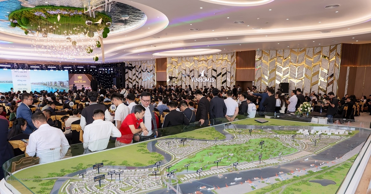 Đô thị Thành phố biển Vinhomes Royal Island trải thảm đỏ đón nhà đầu tư trước các cột mốc bước ngoặt