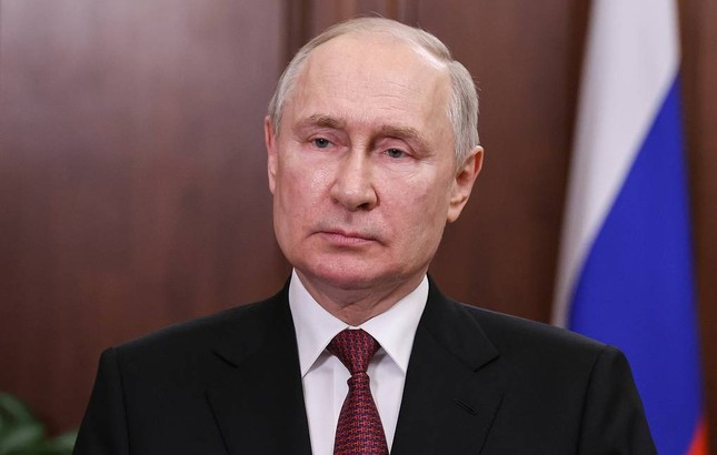 Điện Kremlin: Tổng thống Nga ủng hộ ý tưởng ngừng bắn ở Ukraine