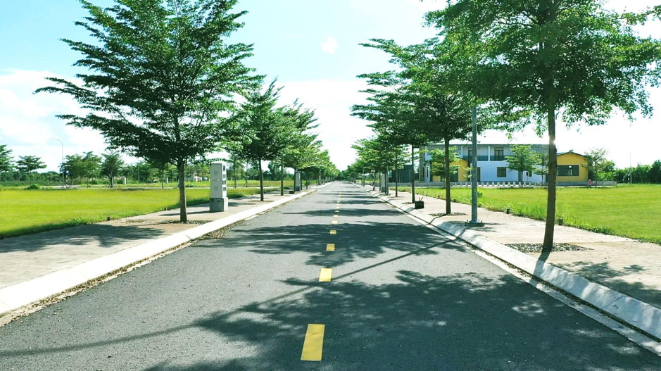 Thời đến với đất tỉnh: Phòng công chứng bắt đầu đông đúc trở lại, khách mua các nơi đổ về xem đất