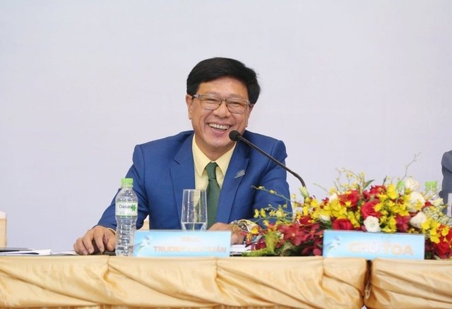 Chủ tịch HQC Trương Anh Tuấn bất ngờ đăng ký mua 4% công ty sau khi cổ phiếu giảm sàn 4 phiên liên tiếp