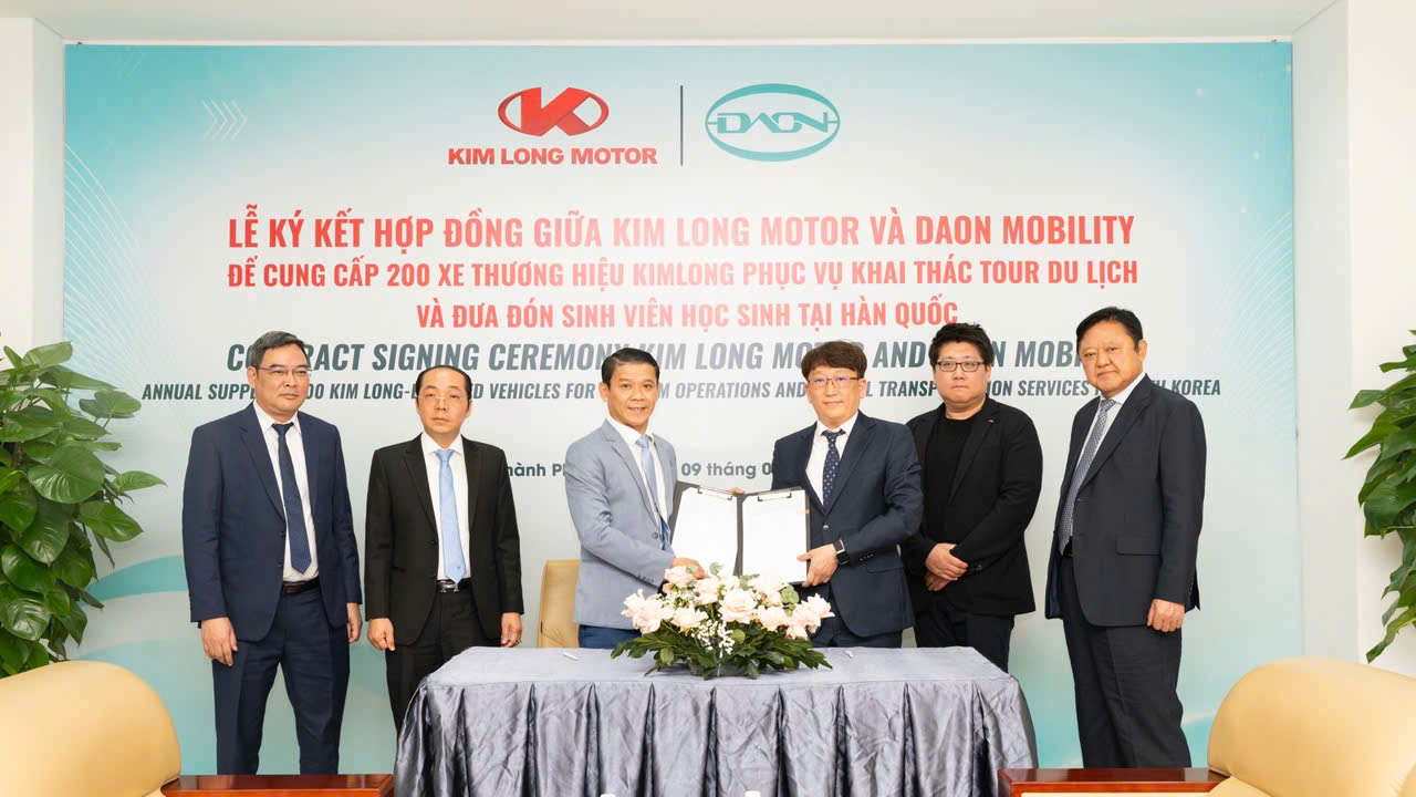Hàng trăm xe bus điện Made in Vietnam lần đầu tiên sang Hàn Quốc, có điểm gì khiến đối tác chốt đơn?