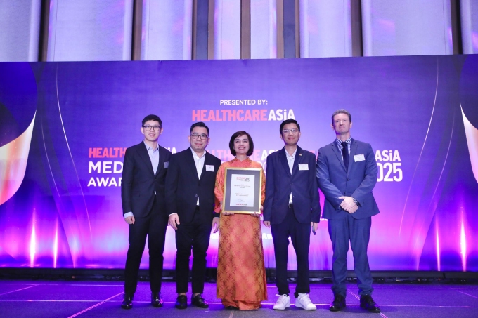 Long Châu thắng giải đổi mới sáng tạo tại Healthcare Asia Pharma Awards