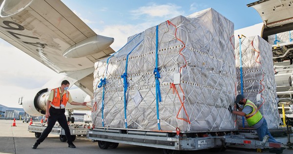 Tranh thủ 90 ngày Mỹ tạm hoãn thuế đối ứng, hàng loạt gã khổng lồ công nghệ gửi thư khẩn yêu cầu đối tác tại châu Á làm 'như thể không có ngày mai' để tích hàng