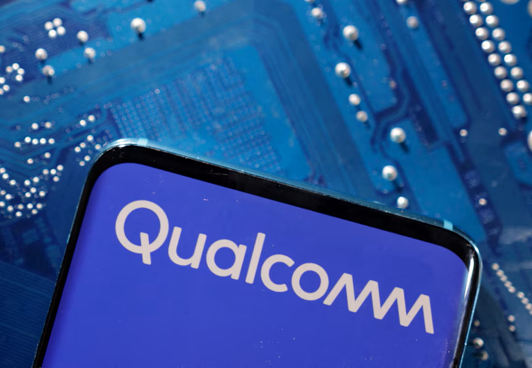 Trung Quốc áp mạnh thuế quan lên hàng Mỹ, giá của hàng triệu điện thoại và laptop dùng chip Qualcomm, AMD sẽ ra sao?