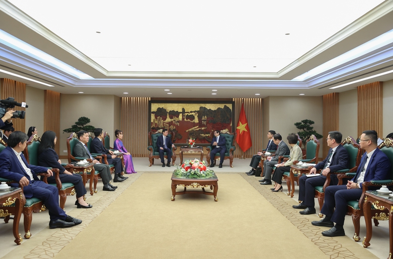Thủ tướng Phạm Minh Chính tiếp Chủ tịch Tập đoàn tàu bay thương mại Trung Quốc