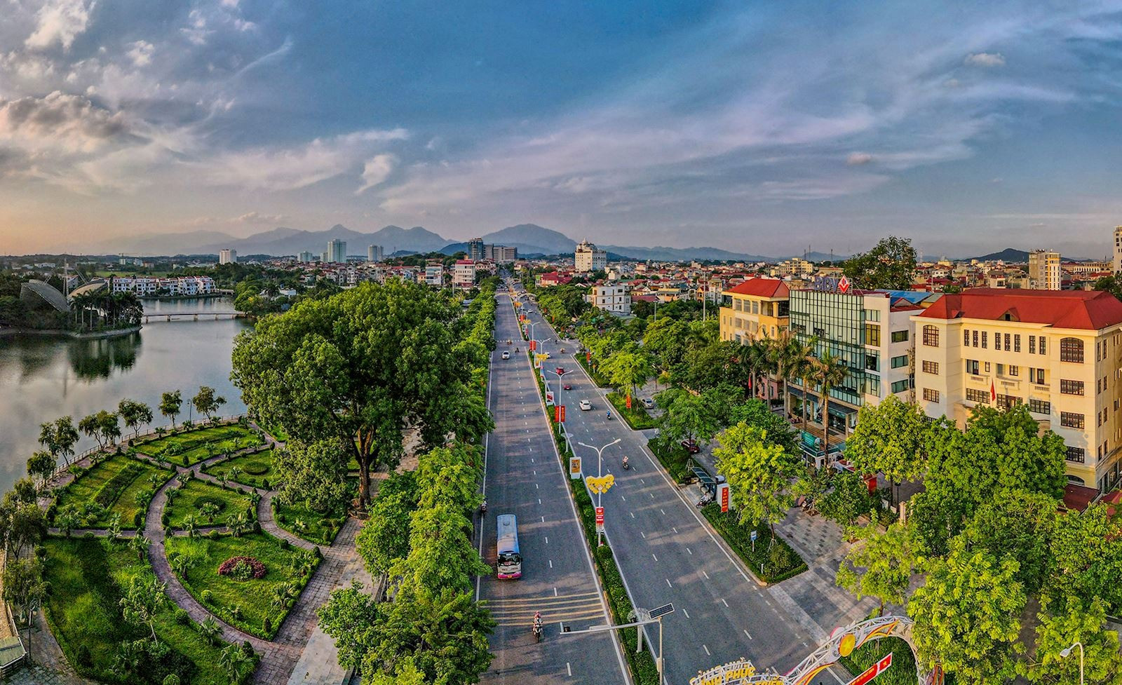 Nếu sáp nhập, vùng đất thiêng được Vua Hùng chọn làm nơi đóng đô từ thuở lập quốc sẽ hội tụ điểm đến công nghiệp công nghệ cao, du lịch sinh thái và tâm linh độc đáo