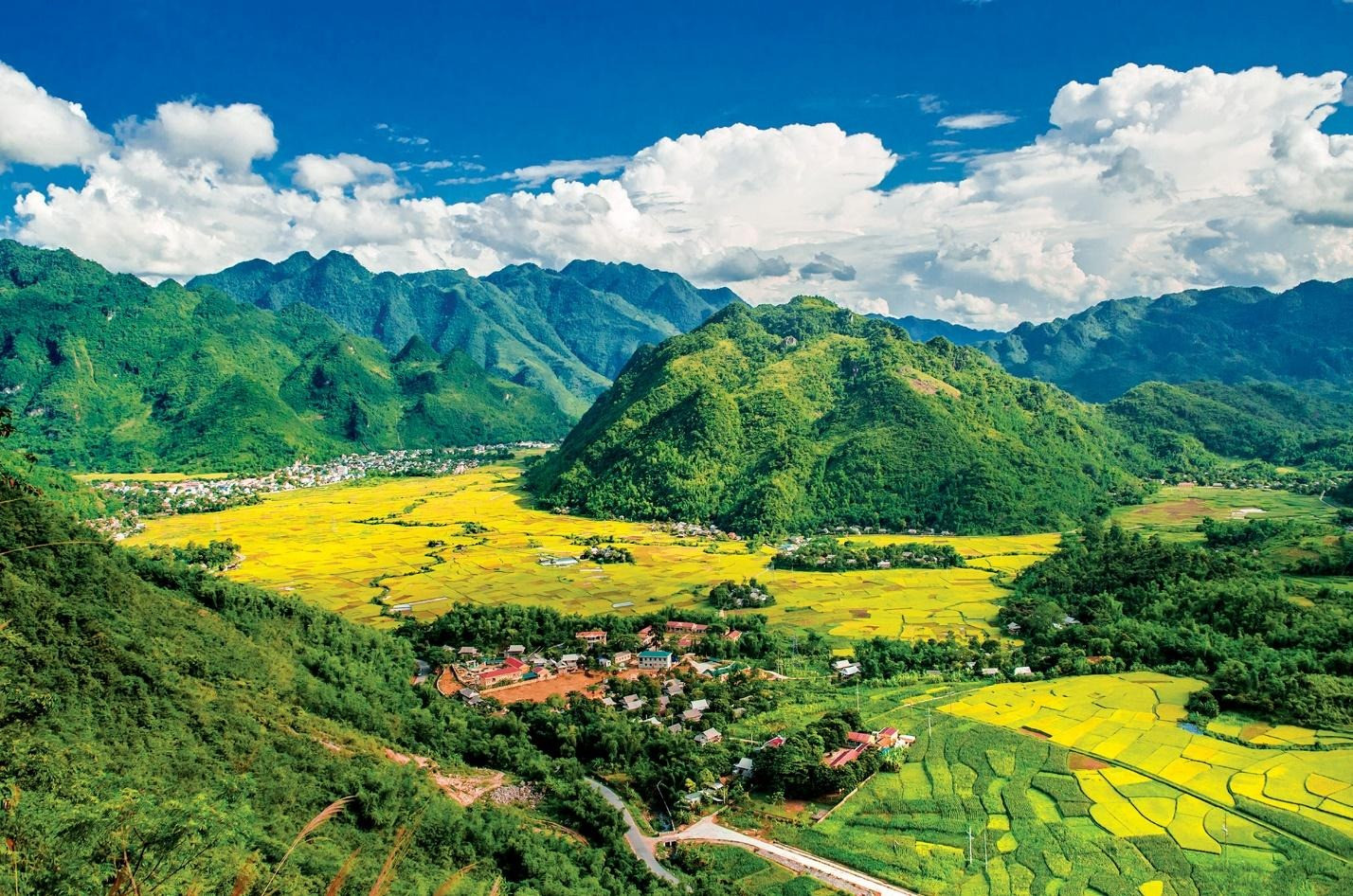 Nếu sáp nhập, vùng đất thiêng được Vua Hùng chọn làm nơi đóng đô từ thuở lập quốc sẽ hội tụ điểm đến công nghiệp công nghệ cao, du lịch sinh thái và tâm linh độc đáo