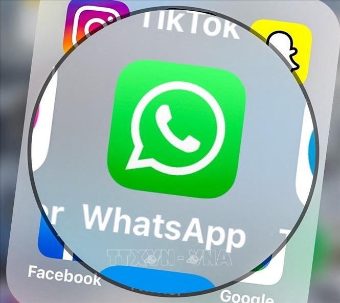 Nga phạt tiền ngân hàng sử dụng ứng dụng nhắn tin WhatsApp