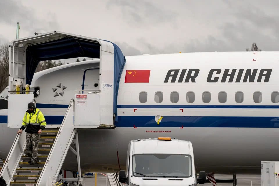 Trung Quốc bất ngờ ngừng mua máy bay Boeing, chuyện gì xảy ra?
