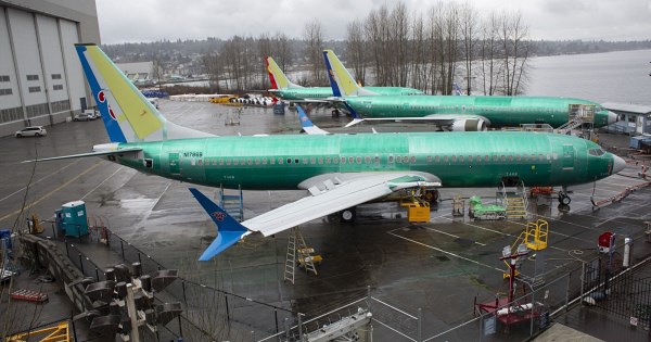 Trung Quốc yêu cầu các hãng hàng không dừng nhận máy bay Boeing