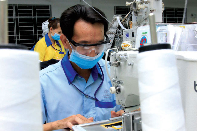 'Cơn bão' thuế quan: Những ngành nào sẽ chịu tác động?