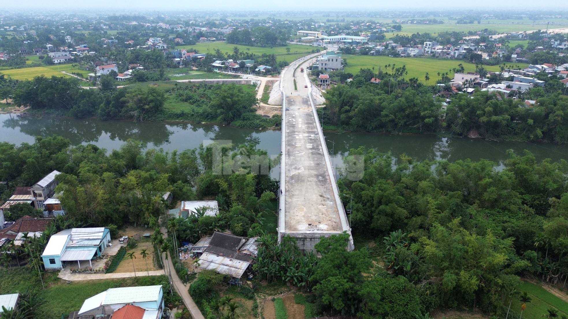 Cầu trăm tỷ chơi vơi không đường dẫn