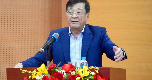 TS. Nguyễn Quốc Hùng: “Nhiều khách hàng vay tìm mọi biện pháp để trốn nợ, hoặc trả gốc không trả lãi, thậm chí lập hội nhóm bùng nợ”