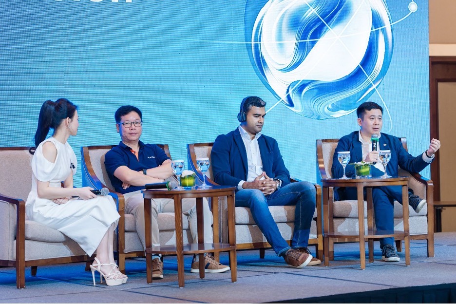 FPT lần đầu giới thiệu bộ đôi sản phẩm từ nhà máy AI đầu tiên tại Việt Nam, tiến tới bình dân học vụ AI