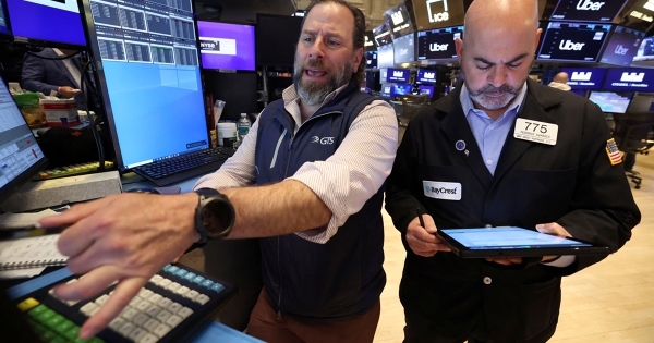 S&P 500 tiếp đà tăng khi NĐT kỳ vọng giai đoạn khó khăn nhất trong cuộc chiến thuế quan đã qua